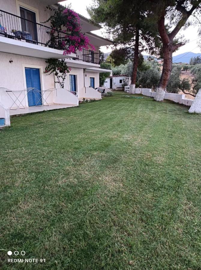 Villa Galaxidi Bagian luar foto